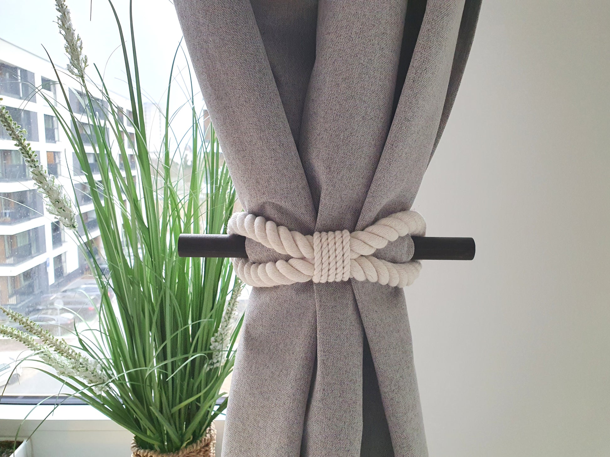 Cute minimalistic cotton tieback with black stick